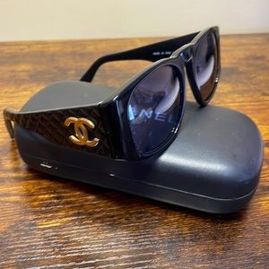 ❌SOLD❌ Vintage Chanel Quilted Sunglasses